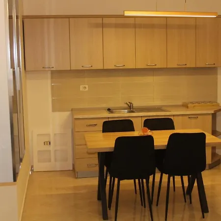 K&k - Newly Furnished Apartamento *