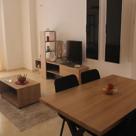 K&k - Newly Furnished Apartamento